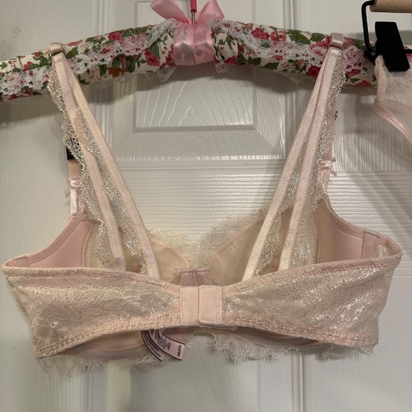 Victoria’s Secret - Ballet Pink w/Silver Shimmer & EyelashTrim - Bra & Panty Set - Picture 5 of 9